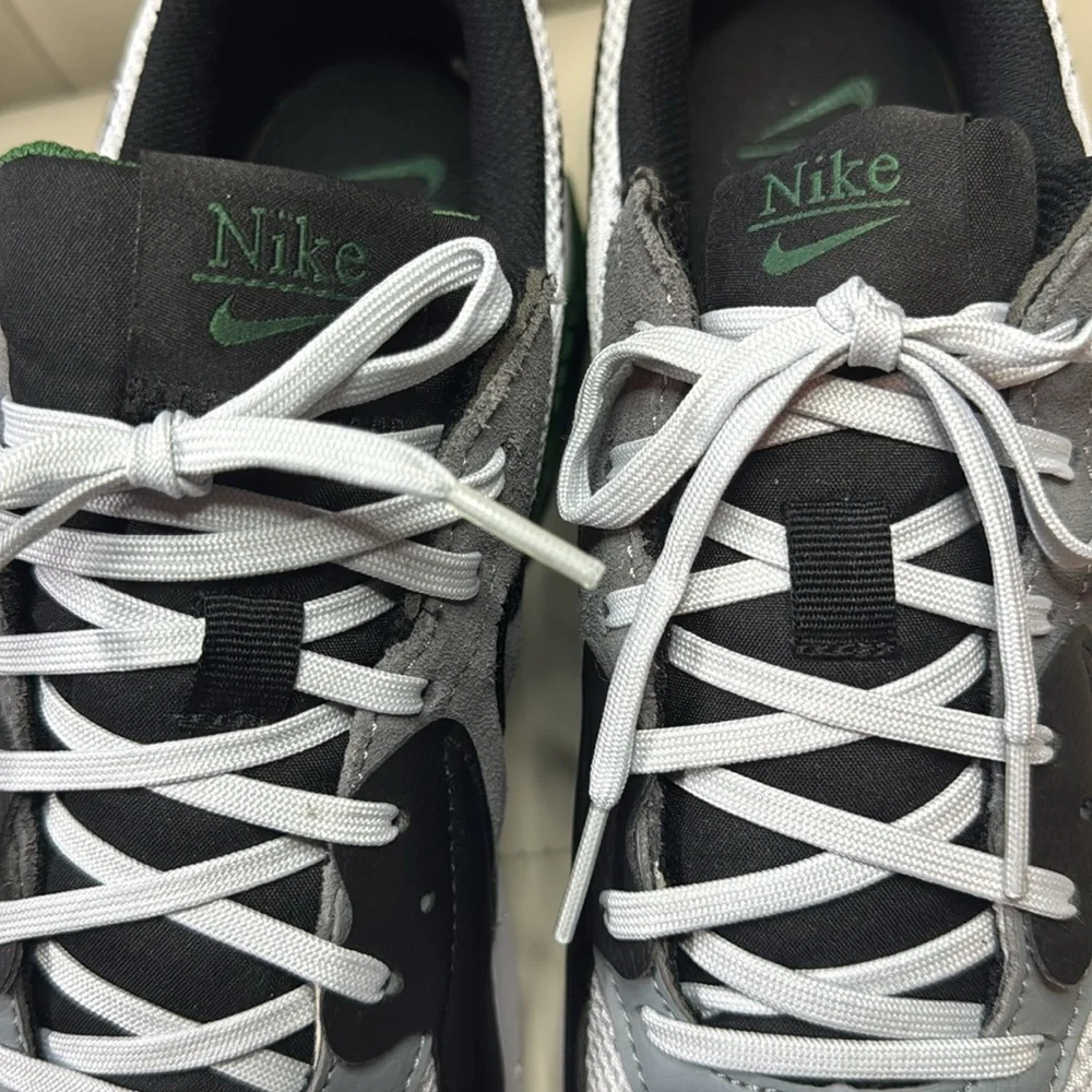 Nike Air Max Excee - Men's Size 10 (Black, Grey, Green & White) - Picture 15 of 16
